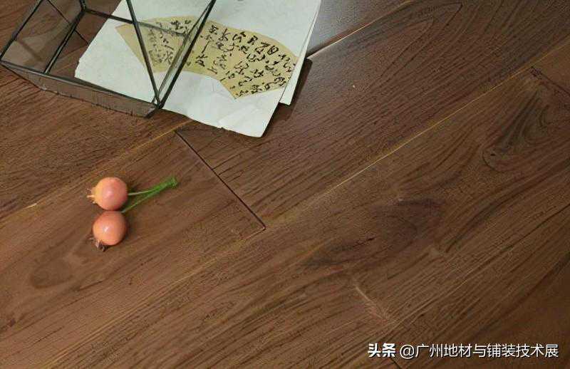 挑选实木地板，哪种原木材料最靠谱？