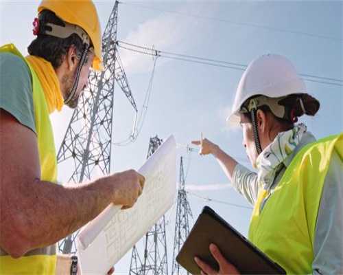 坦克后面绑根木头干啥用？炊事班烧的柴火也太粗了吧